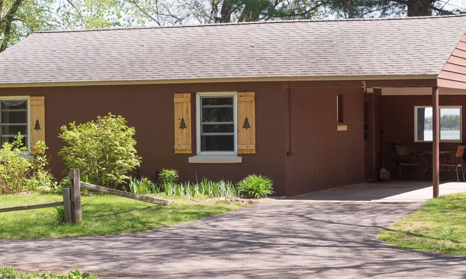 Lake Wissota Cabin | Two bedroom lakeside cabin-just 30' from beautiful Lake Wissota!