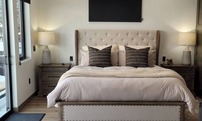 Silverthorne House | Two bedroom Luxury private suite, with your own hot tub.