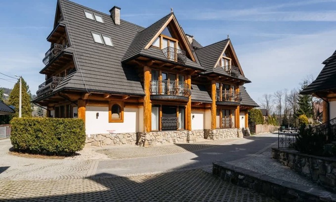 Zakopane Apartment | Two-bedroom mountain view apartment in Zakopane
