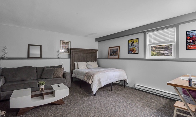 Ellicottville Hotel | Two Bedroom Suite - 5 minute walk from downtown Ellicottville - Timberline Lodge
