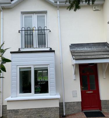 Carlow House | Two Bedroom Town House Beside The River Barrow