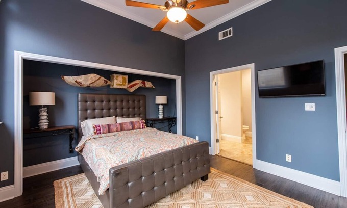 Downtown Louisville Condo | Two Bedroom/Two Full Baths, Downtown Sophistication!