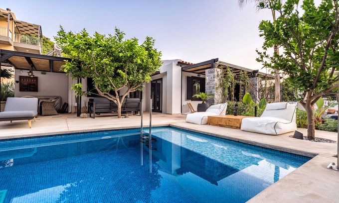 Lygaria Villa | Two Bedroom Villa with Private pool just 100m from the Beach