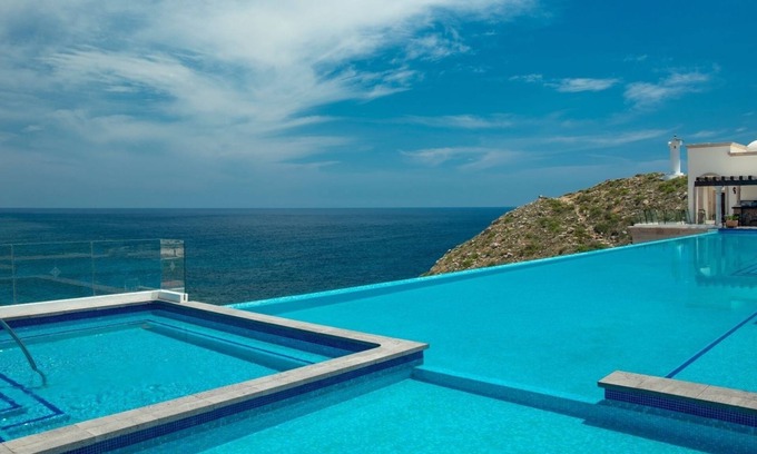 El Rosarito Villa | Two Bedroom Vista Suite - VISTA ENCANTADA RESORT, SPA & RESIDENCES - Breakfast Included by RedAwning