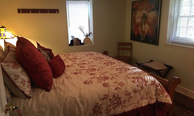 Jefferson Other | Two Bedrooms - Sleeps 4 Guests: in Farmhouse on rural sheep and goat farm