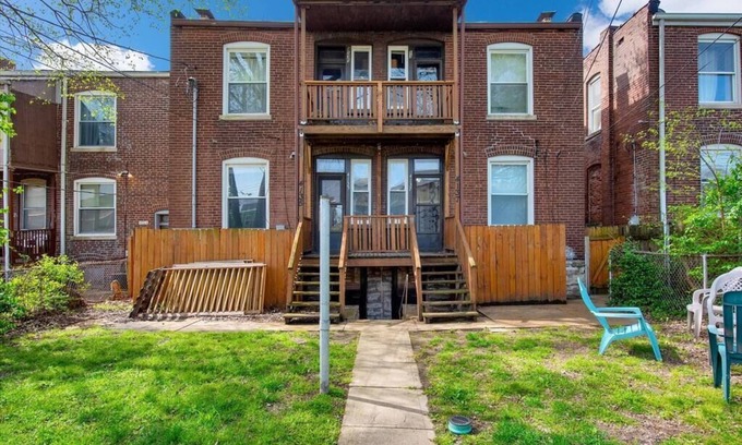 Shaw House | Two Charming Units 1W&2W