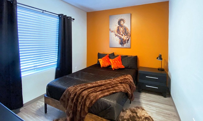Maxwell Condo | TWO Condos! Side by Side Curated Suites! Sleeps 18! Parking!