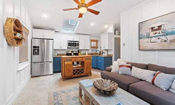Margate City House | Two Cottages w/Patios - Close to Beach