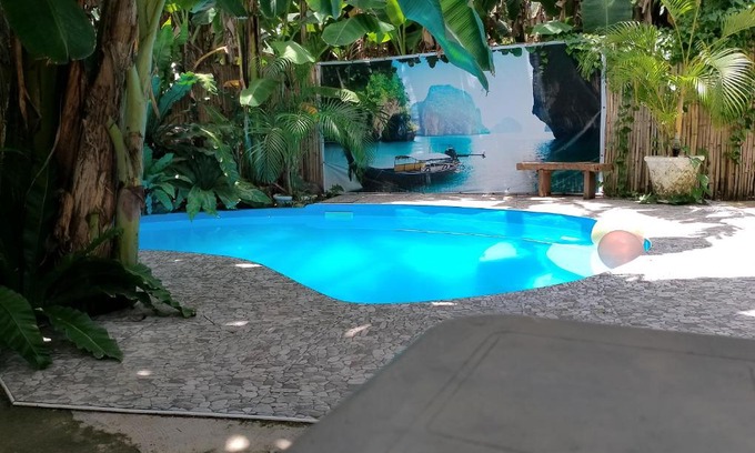 Daanbantayan Hotel | Two crazy monkeys