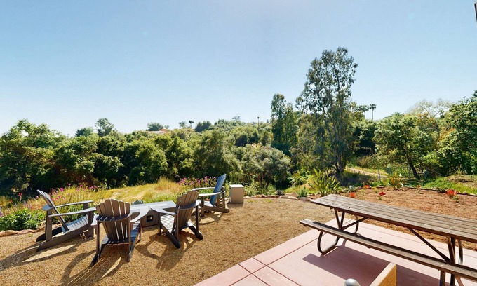 Fallbrook House | Two dog-friendly homes close to wine country with trail access
