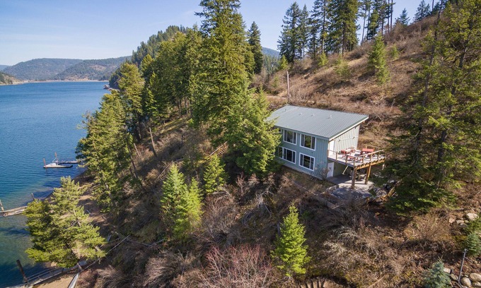 Coeur d'Alene House | Two dog-friendly, lakefront homes with a private hot tub & decks