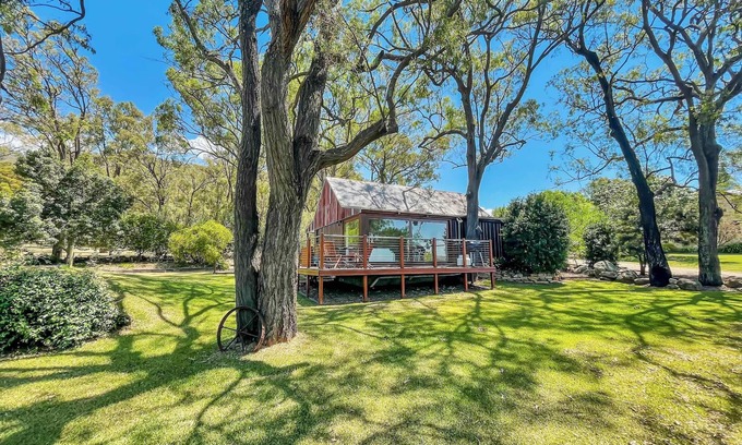 Fordwich Cottage | Two Doors - Unique 2 bdrm cottage on picturesque vineyard estate