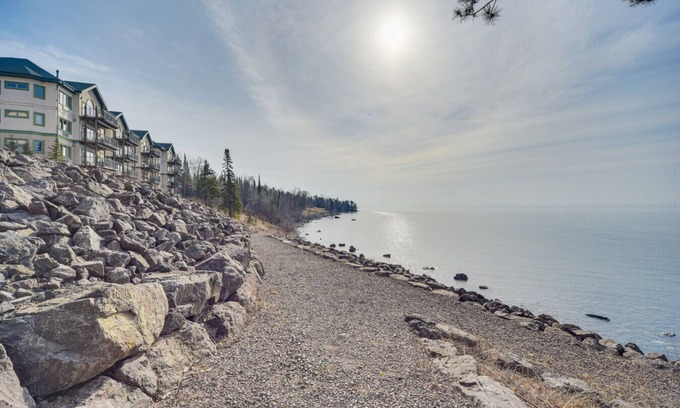 Two Harbors Condo | Two Harbors Lakefront 3BR Corner | Pool | Hot Tub & Sauna I Pets | EV Charger