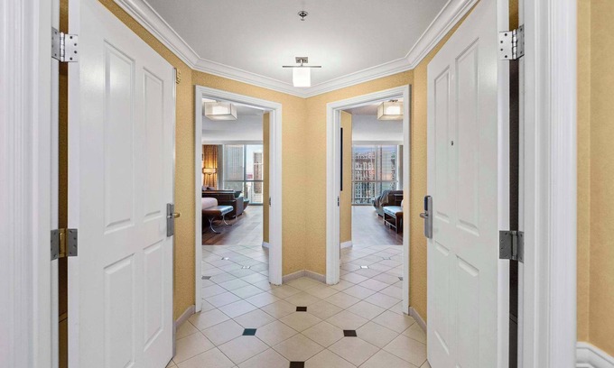 Las Vegas Condo | Two King Strip View Suites + No Resort Fee + Pool