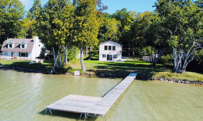 Empire House | Two Lake Front Cottages! Dune View and Little Glen Cottage - Dog Friendly with T