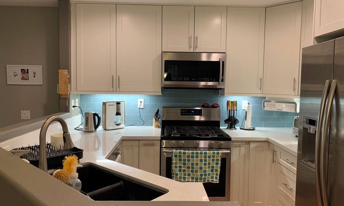 Lower Peters Canyon House | two-level with 2 master bedroom, pools, hiking trails, close to marketplace