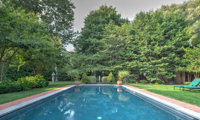Village of Southampton House | Two Master Suites, Eat-In Kitchen with Breakfast Area, Den with Fireplace,.