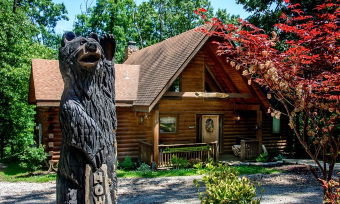 Branson Cedars Cabin | Two Master Suites, Great for 2 couples, Walking distance to Thunder Ridge Arena