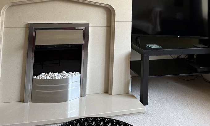 Rugby House | Two-minute walk to town centre, 7-minute walk to train station .