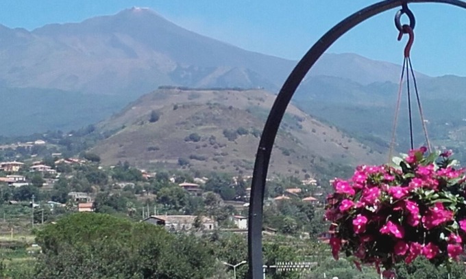 Viagrande House | Two neighboring houses, totally independent, ideal for families or groups.