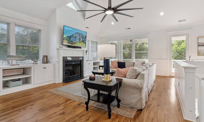 Bald Head Island House | Two primary bedroom suites located in cape fear station close to shoals club!