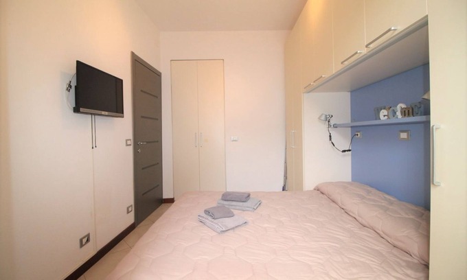 Alpes-Maritimes Apartment | Two-room apartment pedestrian area with access to the sea and all services
