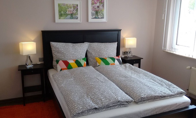 Leutzsch Apartment | Two room ground floor apartment wi-fi