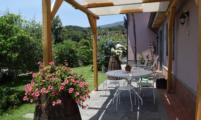 Santa Venerina House | Two-room house with pool, garden, barbecue, relaxation on the slopes of Etna