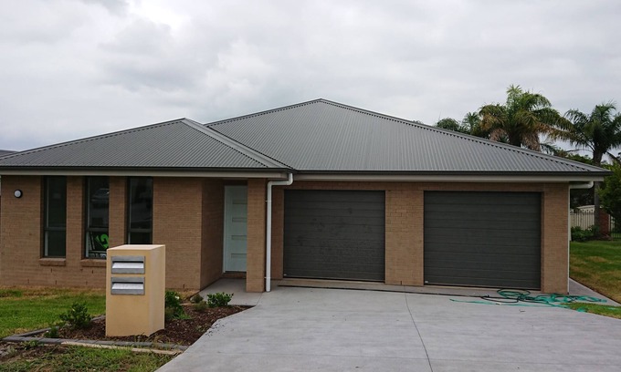 Aberglasslyn House | Two rooms in a stylish new house near the Hunter Valley