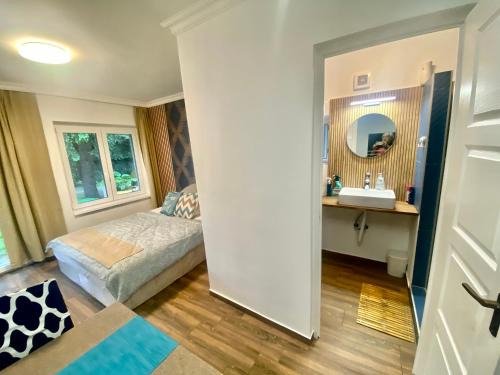 Vecses Apartment | Two rooms with bath