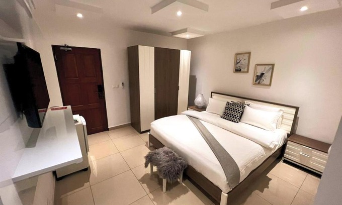 Lubumbashi Hotel | Two Seasons Resort