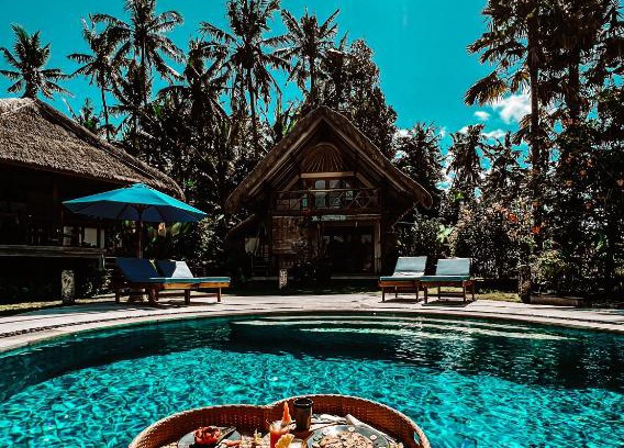Jasri Resort | Two Smiling Buddhas