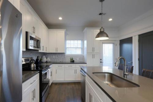 Charlotte Park House | Two Spectacular Homes for Twenty Guests with Outdoor Patio