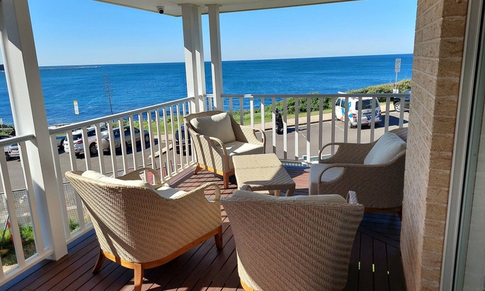 Dee Why House | Two storey beach home on Dee Why Headland.n* NYE Fireworks Location *