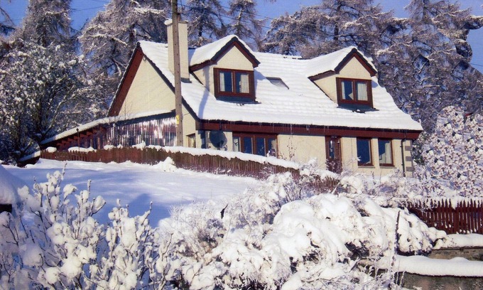 Kingussie House | Two Storey House With Fabulous Mountain Views