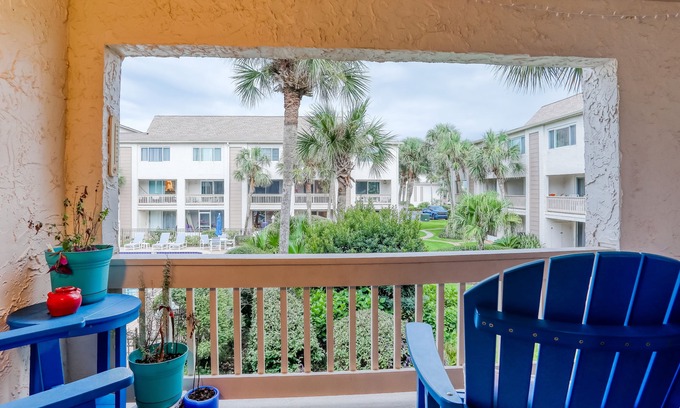 Crescent Beach Condo | Two-story condo with balcony, WiFi, W/D, AC, 2 pools, & tennis - steps to beach