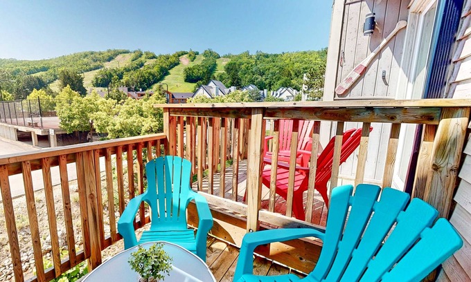 Craigleith House | Two-story studio-plus-loft w/fireplace & access to pool/hot tub - stellar views