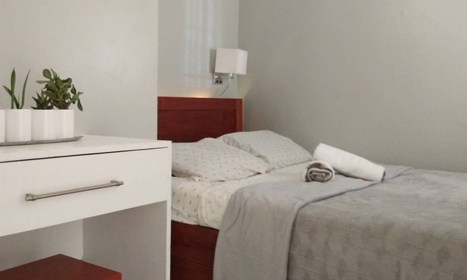 Dumaguete House | Two Story Town House w/ balcony near Dumaguete Airport