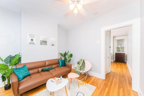Lawrenceville House | TWO town homes! 6 Bedrooms, 2 King beds, Walk to Eats