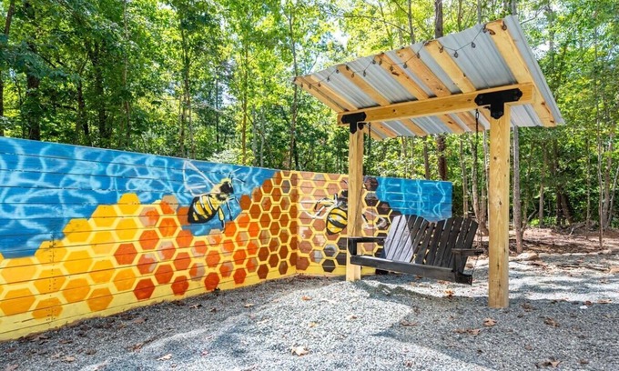 Bynum Apartment | Two Tree Houses - Beehive & H20