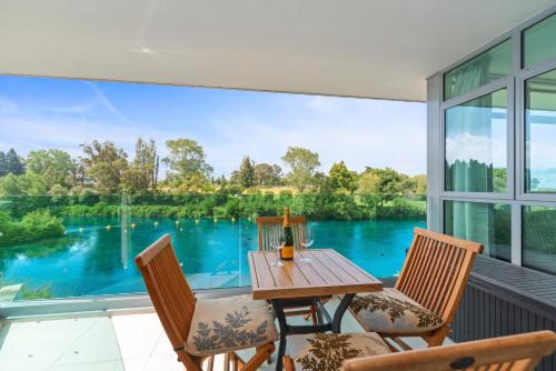 Taupo Apartment | Two Views Taupo Apartment