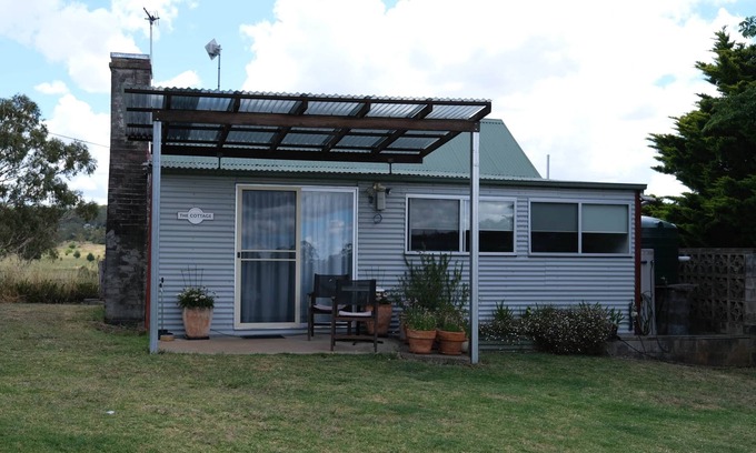 Armidale Apartment | Twodogfolly at Dangarsleigh, Cottage at Dangarsleigh