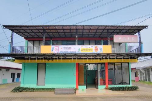 Mojokerto House | TwoSpaces Living at Bypass Homestay, Mojokerto