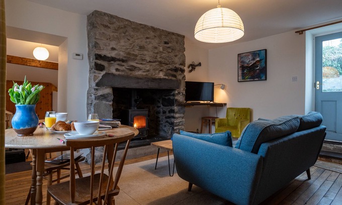 Gallt Y Foel Cottage | Ty Bach - sleeps 2 guests in 1 bedroom