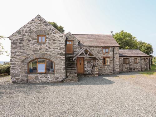 Llanddaniel Fab House | Ty Cerrig