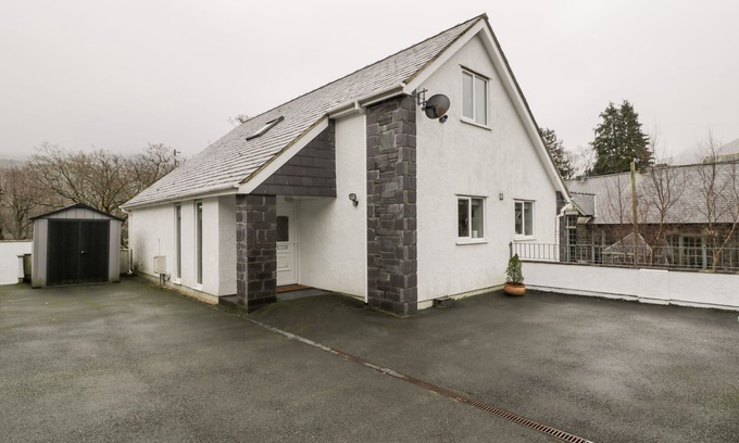 Gallt Y Foel Cottage | TY COCH, pet friendly, with a garden in Llanberis