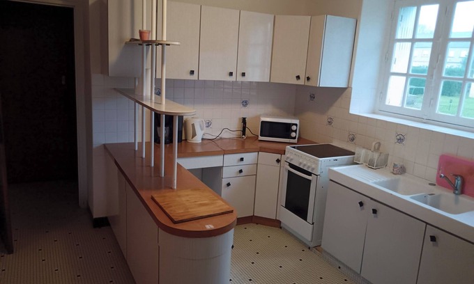 Carhaix-Plouguer House | Ty Coz Room 1 in Town House