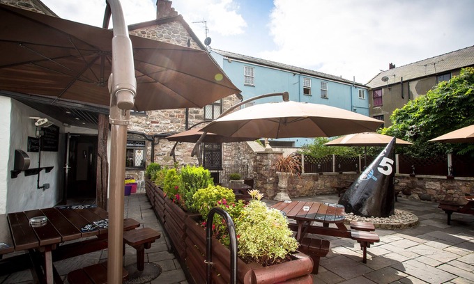 Bont Newydd Hotel | Ty Dre Town House