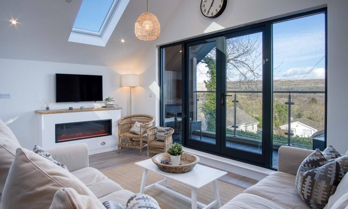 Oxwich Cottage | Ty Florence - 3 Bedroom Cottage - Bayview Oxwich