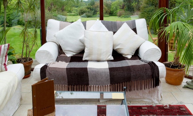 Brynrefail House | Ty'n Rhos Country House